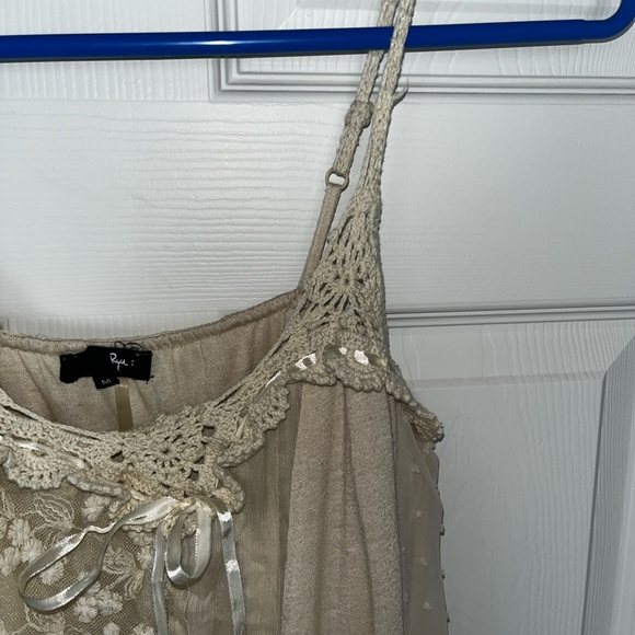 Creme Ryu Dress - Picture 4 of 10